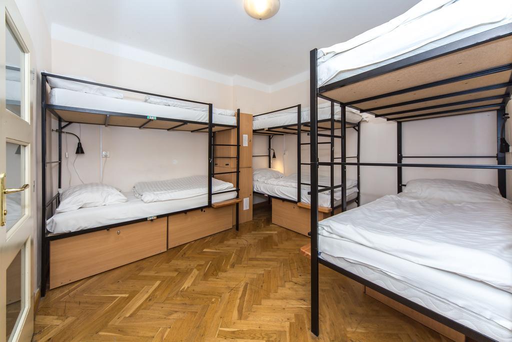 Hostel Mango Прага Екстер'єр фото