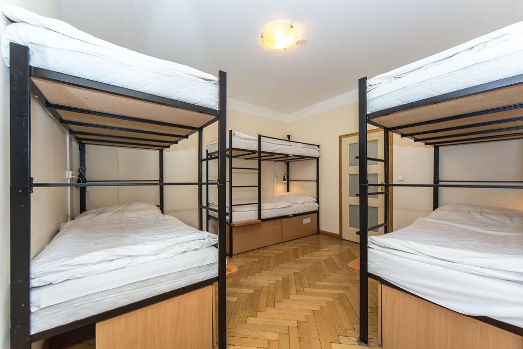 Hostel Mango Прага Екстер'єр фото