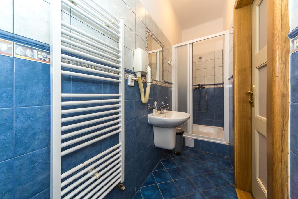 Hostel Mango Прага Екстер'єр фото