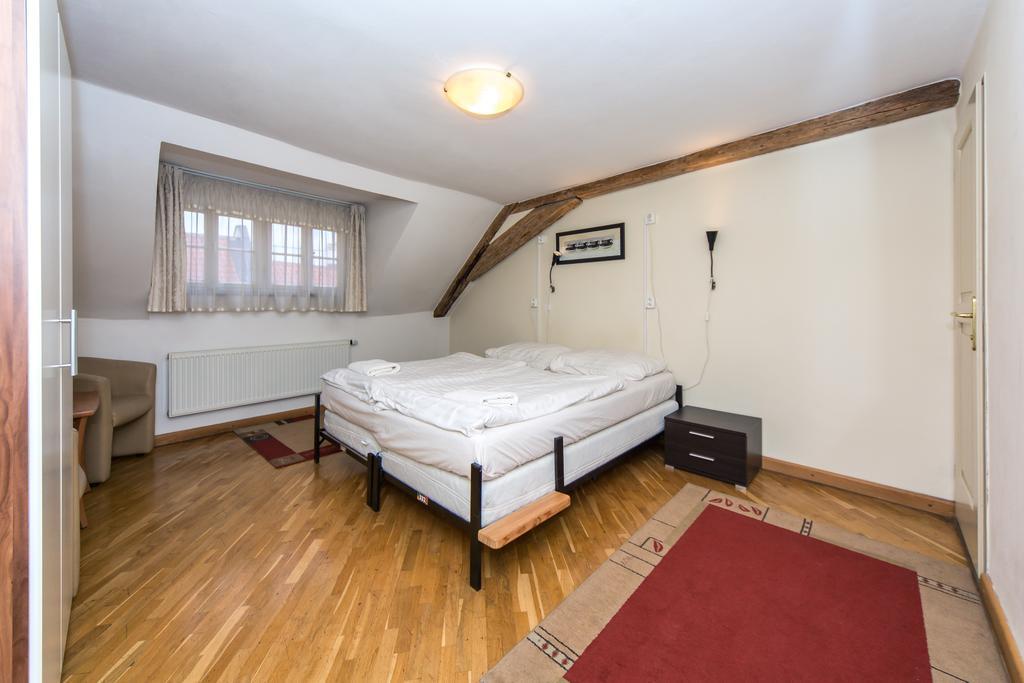 Hostel Mango Прага Екстер'єр фото