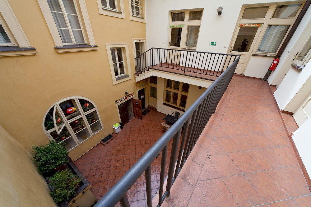 Hostel Mango Прага Екстер'єр фото