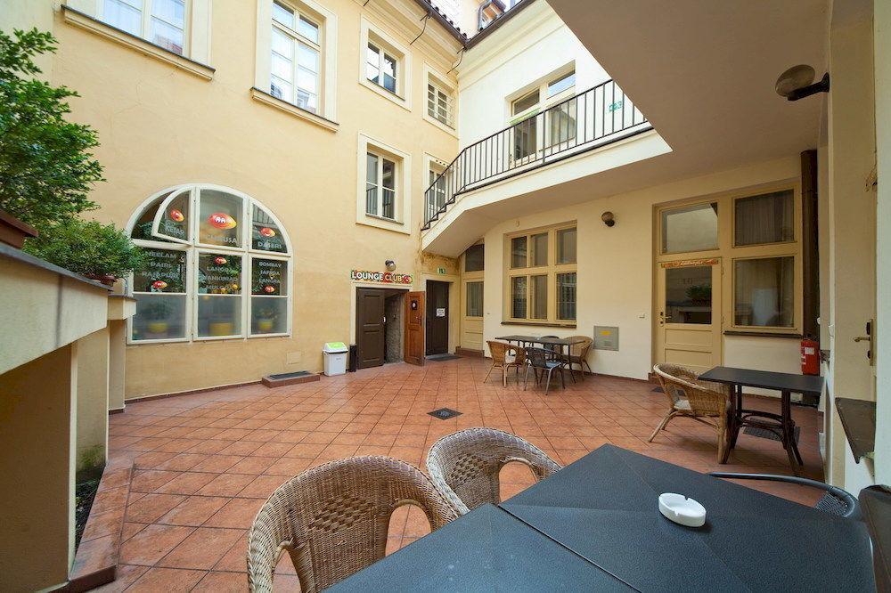 Hostel Mango Прага Екстер'єр фото