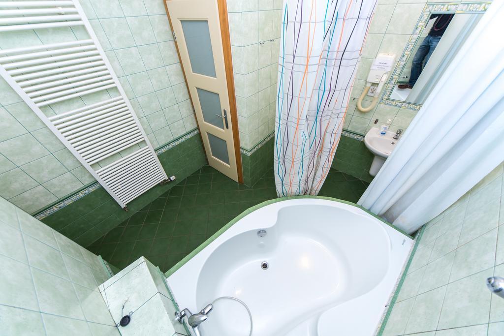 Hostel Mango Прага Екстер'єр фото